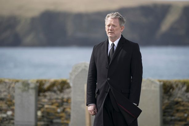 Shetland actor Douglas Henshall faces huge backlash over conspiracy the Queen’s coffin is EMPTY