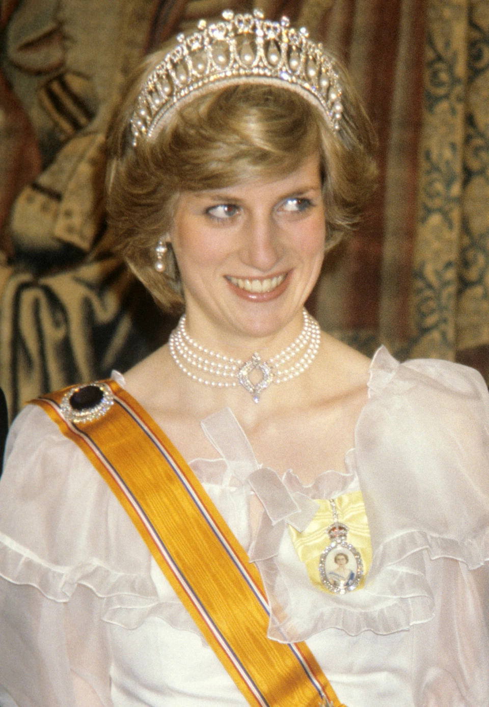 Prince William has been paying a secret tribute to Diana under his suits & uniform for 30 years – have you seen it?
