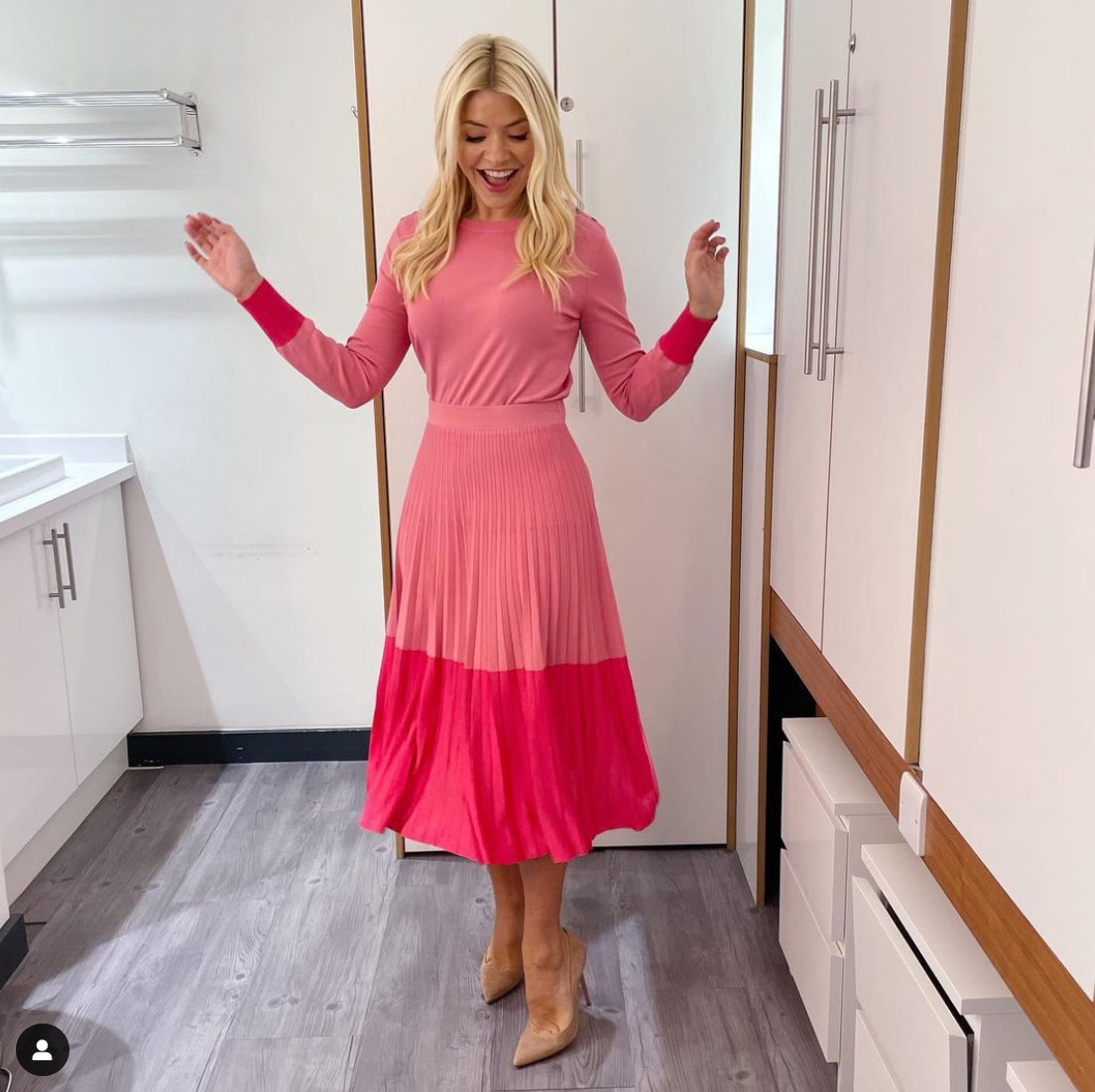 Holly Willoughby defended by fans as she returns to Instagram to share £449 This Morning outfit