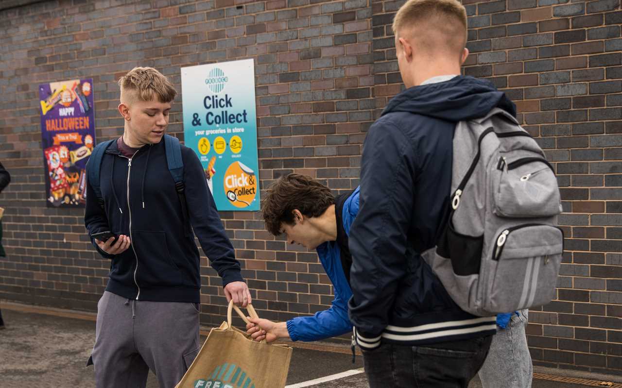 Coronation Street spoilers: Max Turner humiliated as he’s attacked and filmed by thugs