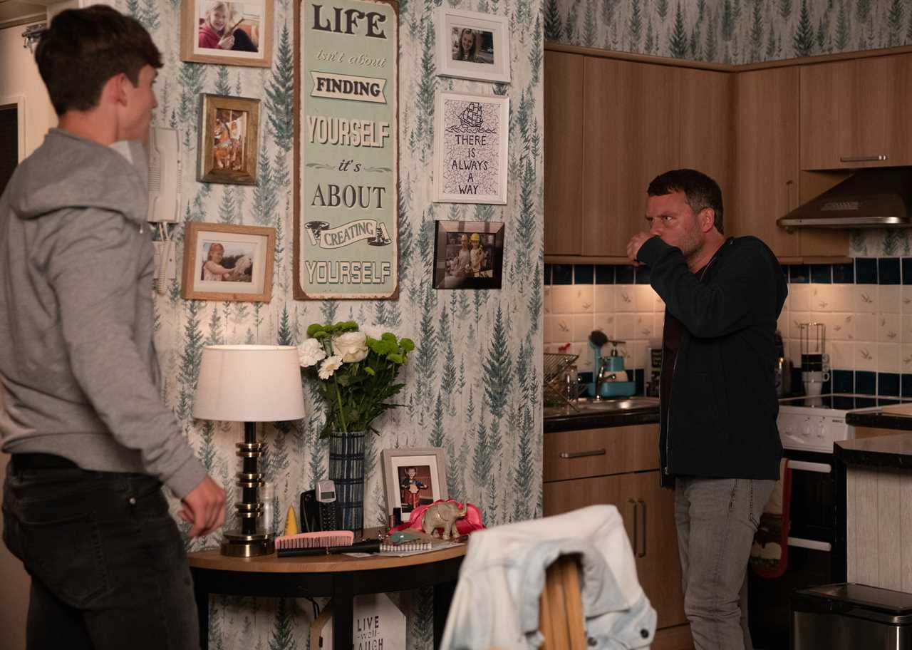 Coronation Street spoilers: Aaron attacks Paul Foreman after drugging Summer Spellman