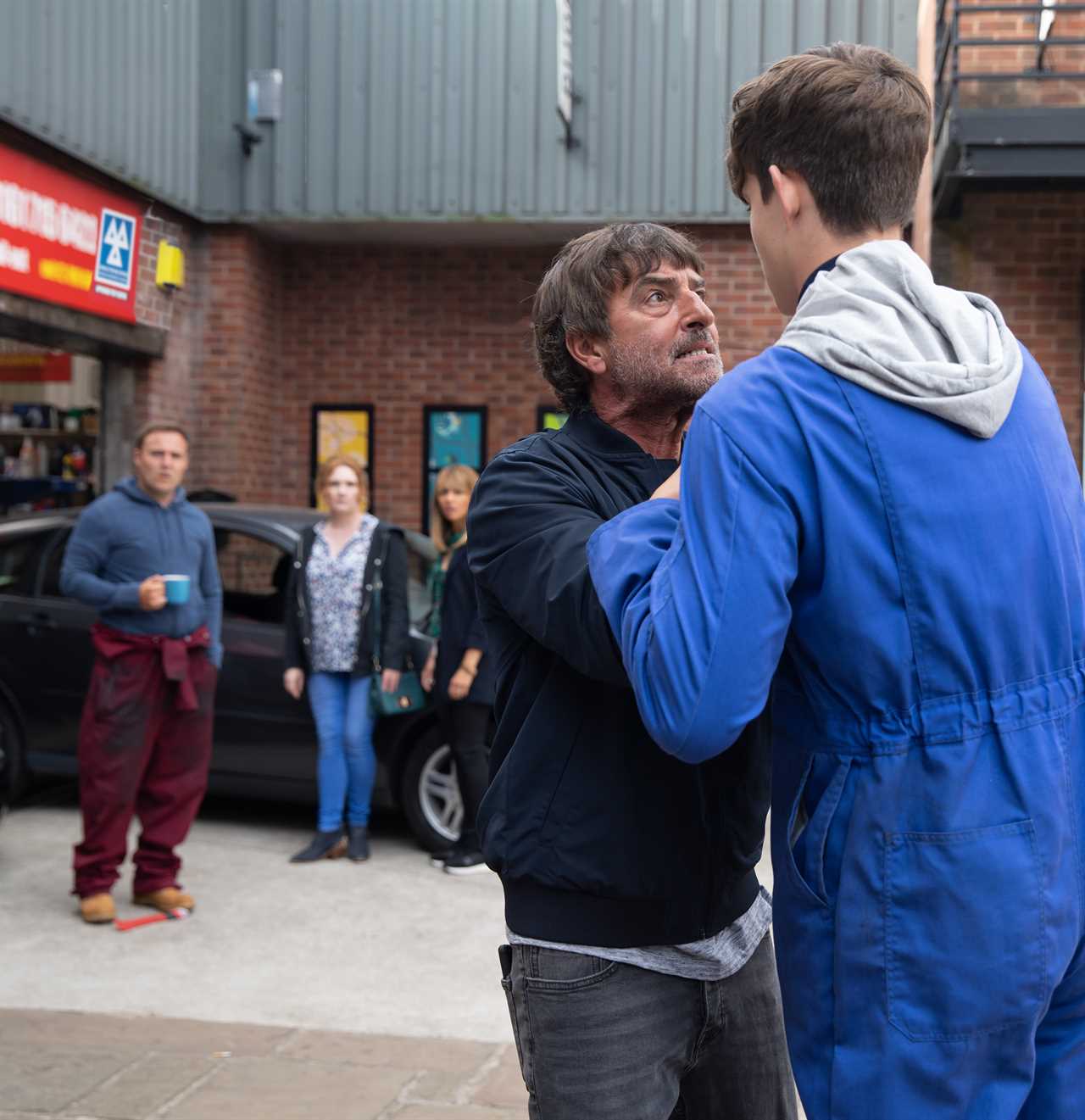 Coronation Street spoilers: Aaron attacks Paul Foreman after drugging Summer Spellman