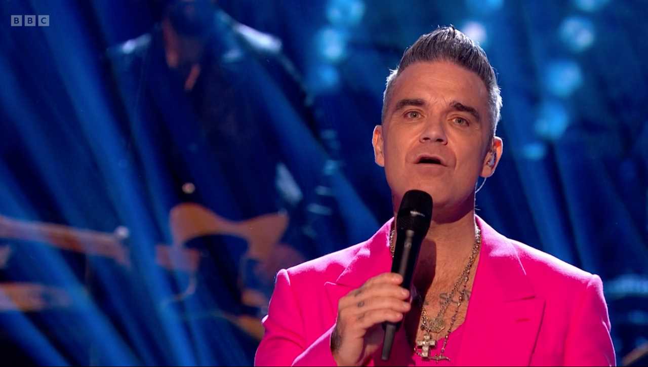 Strictly fans all saying same thing as Robbie Williams performs on first elimination show