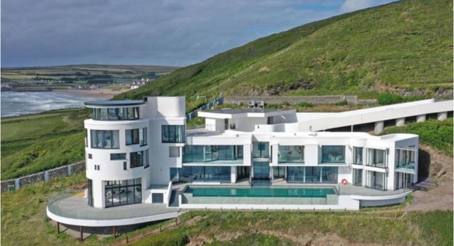 Grand Designs ‘saddest ever home’ branded ‘eyesore’ and ‘blot on the lanscape’ by furious locals