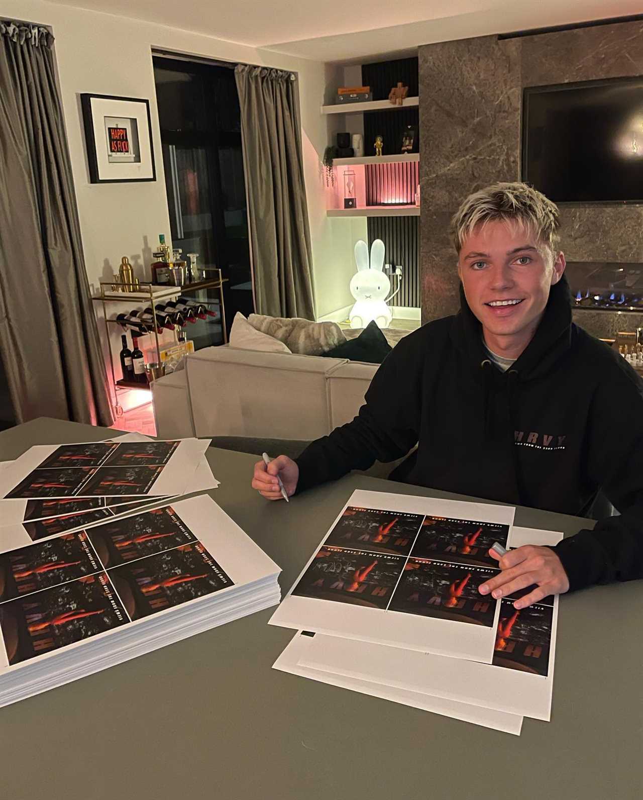 Inside Strictly star HRVY’s incredible home he designed on Minecraft