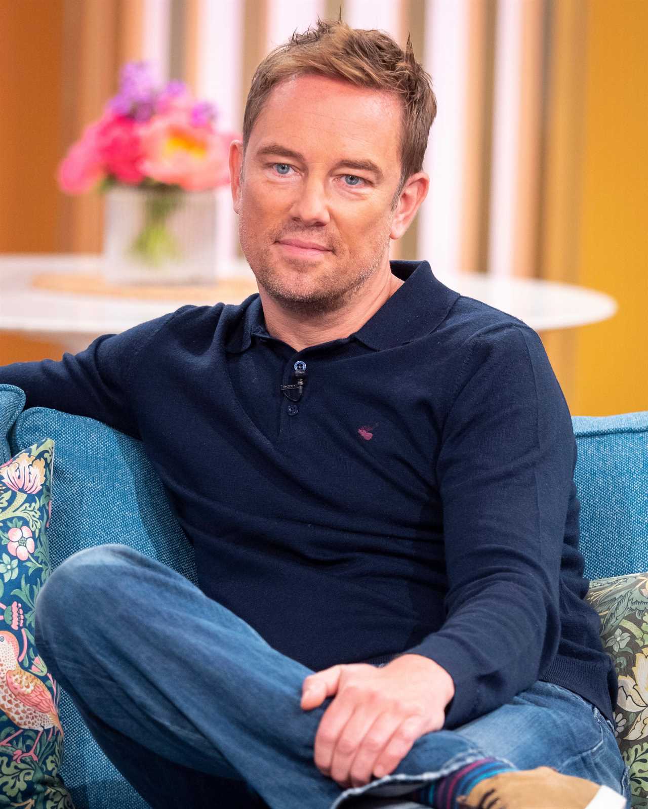 Who is presenter Simon Thomas and is he married?