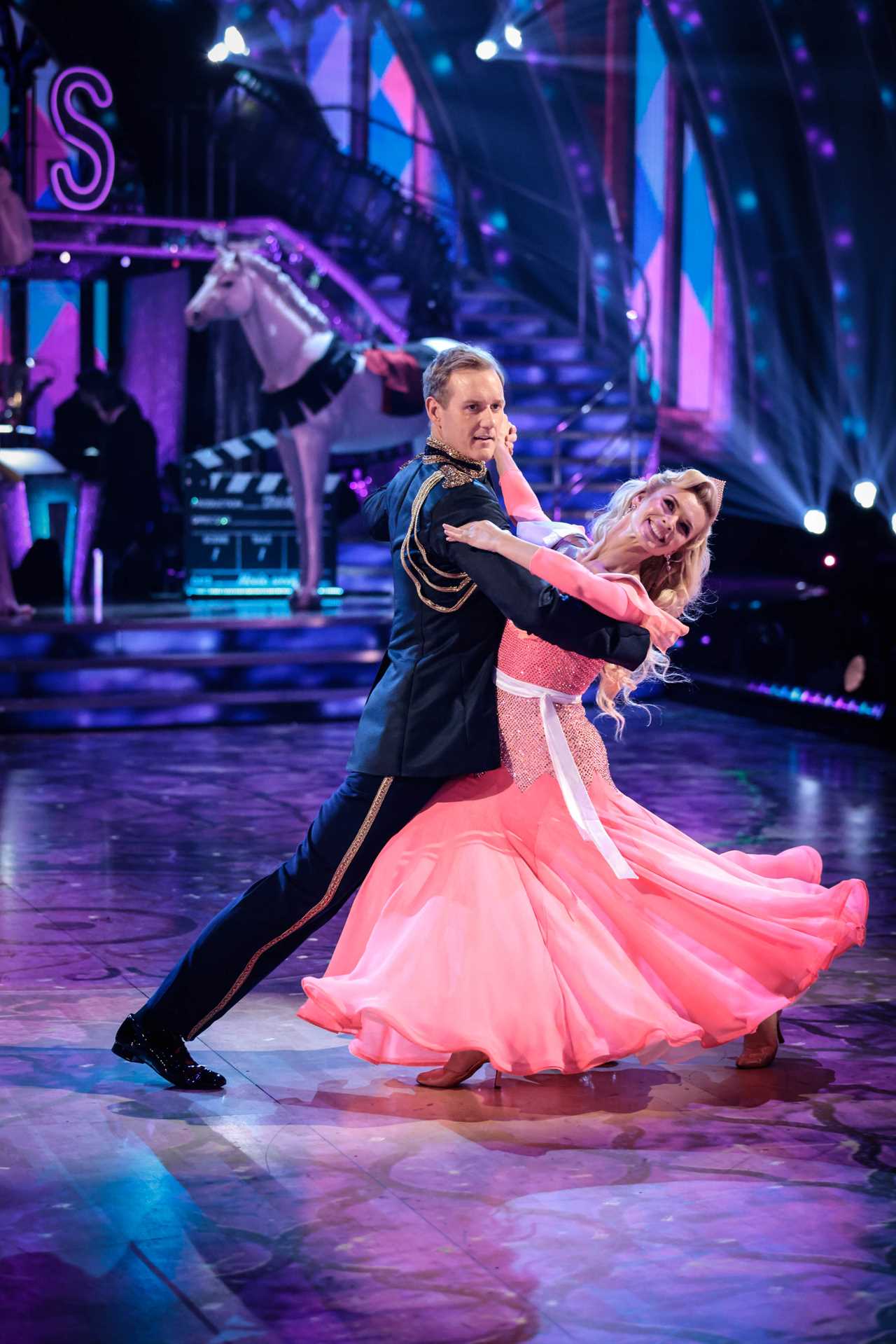 Dan Walker reveals ‘secret phone calls’ with Strictly’s Helen Skelton as he shares dancing tips with the star