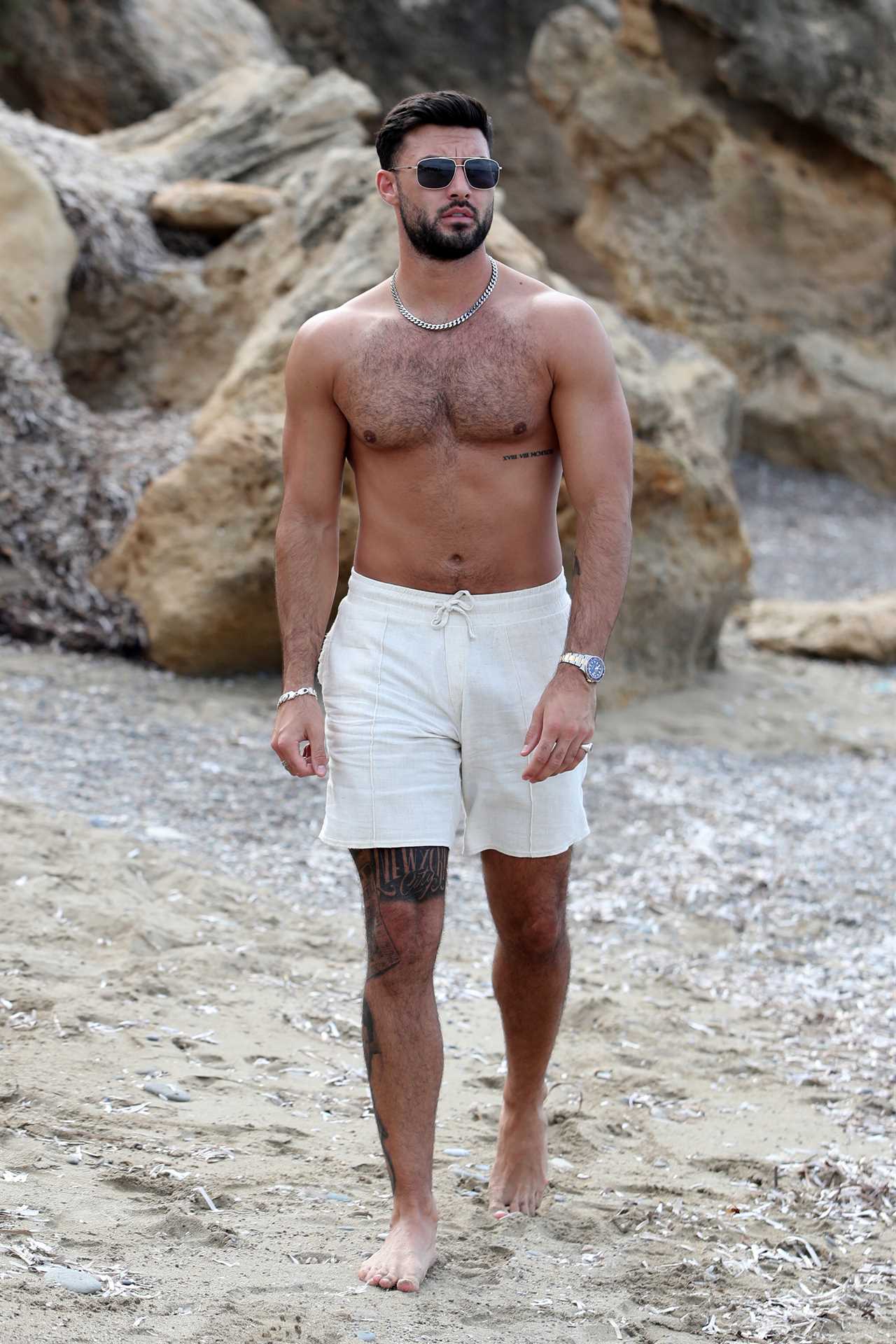 Celebs Go Dating’s Bethan Kershaw and Love Island’s Liam Reardon strip off to swimwear to film final show