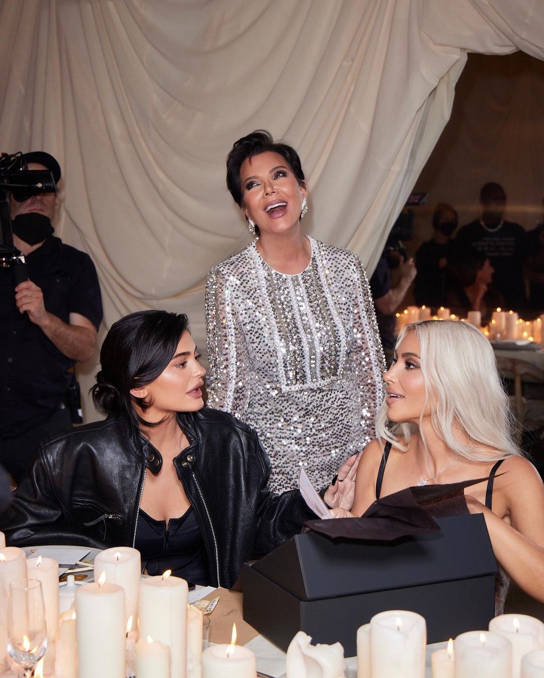 Kardashian fans think Kim looks ‘so different’ from her ‘all-natural’ childhood friends in new photo