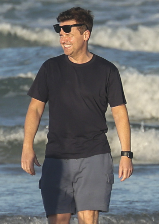 I’m A Celeb’s Dec enjoys time with baby Jack and family on the beach in Australia before show kicks off