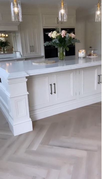 Billie Faiers shows off incredible kitchen at £1.4m mansion