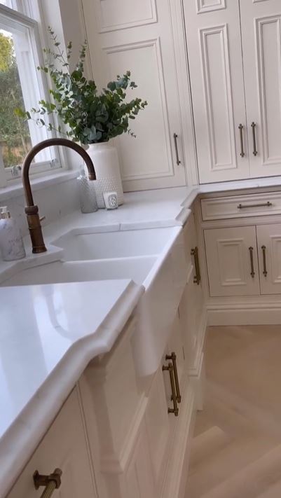 Billie Faiers shows off incredible kitchen at £1.4m mansion