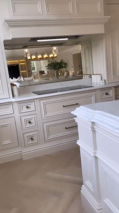 Billie Faiers shows off incredible kitchen at £1.4m mansion