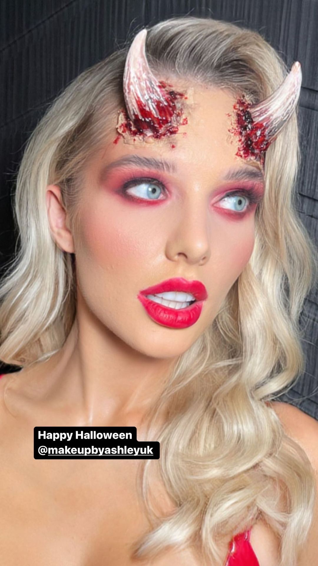 Make-up free Helen Flanagan flashes her ring-free hand after Halloween night out