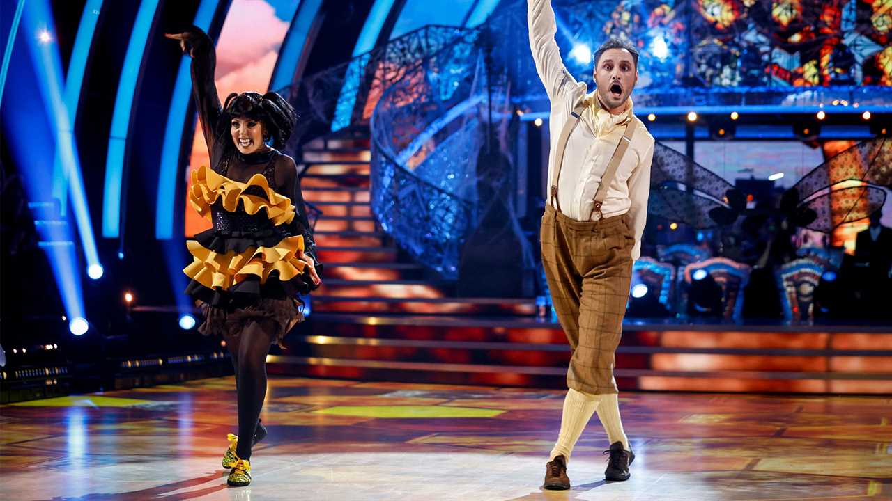 Strictly viewers convinced bosses ‘stepped in’ after Tony Adams stops show to make apology to Shirley Ballas