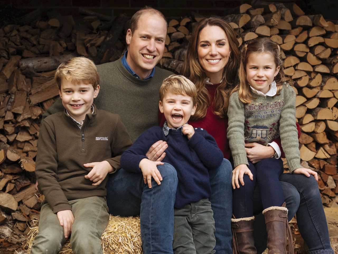 Where do Prince William and Kate live with Prince George, Charlotte and Louis?