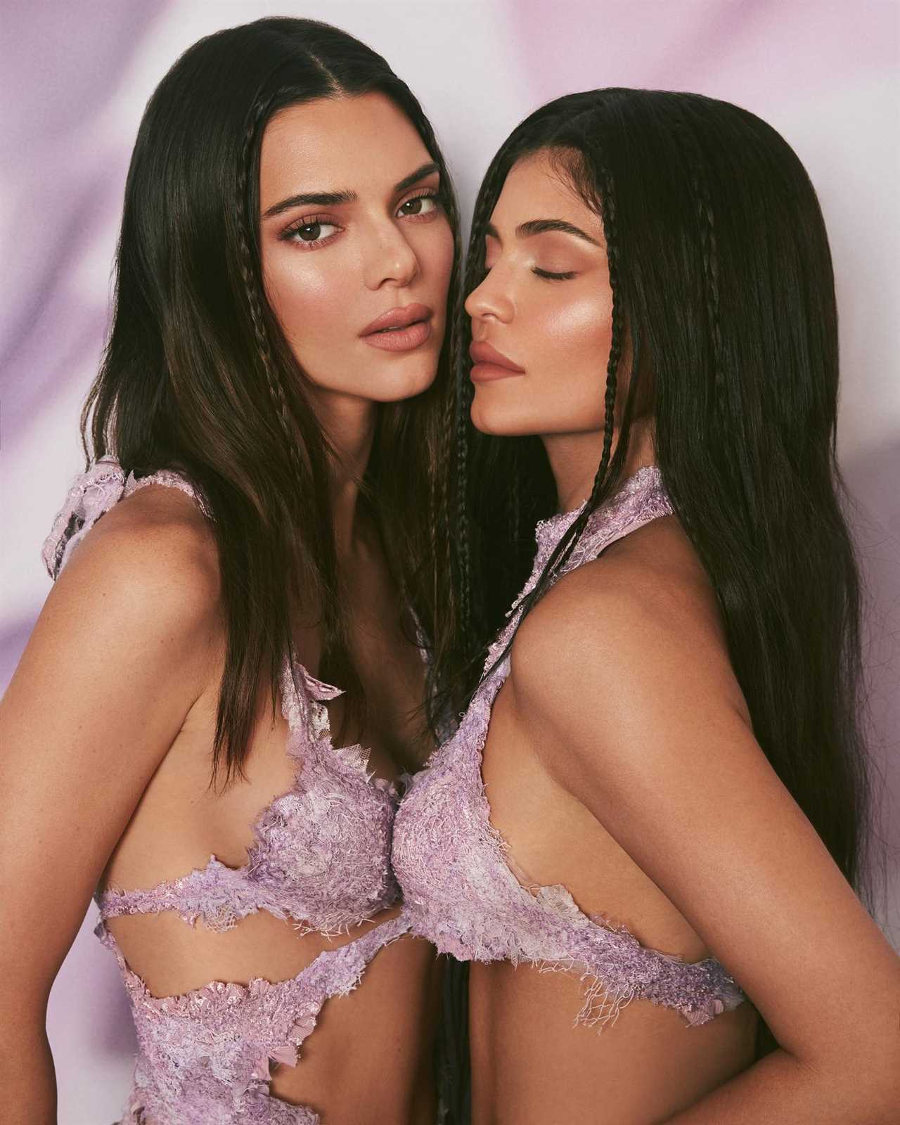Kardashian fans think Kendall & Kylie Jenner are secretly feuding after younger sister snubs model on her 27th birthday