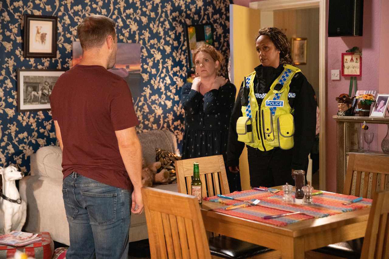 Coronation Street spoilers: Fiz Stape devastated as her family falls apart