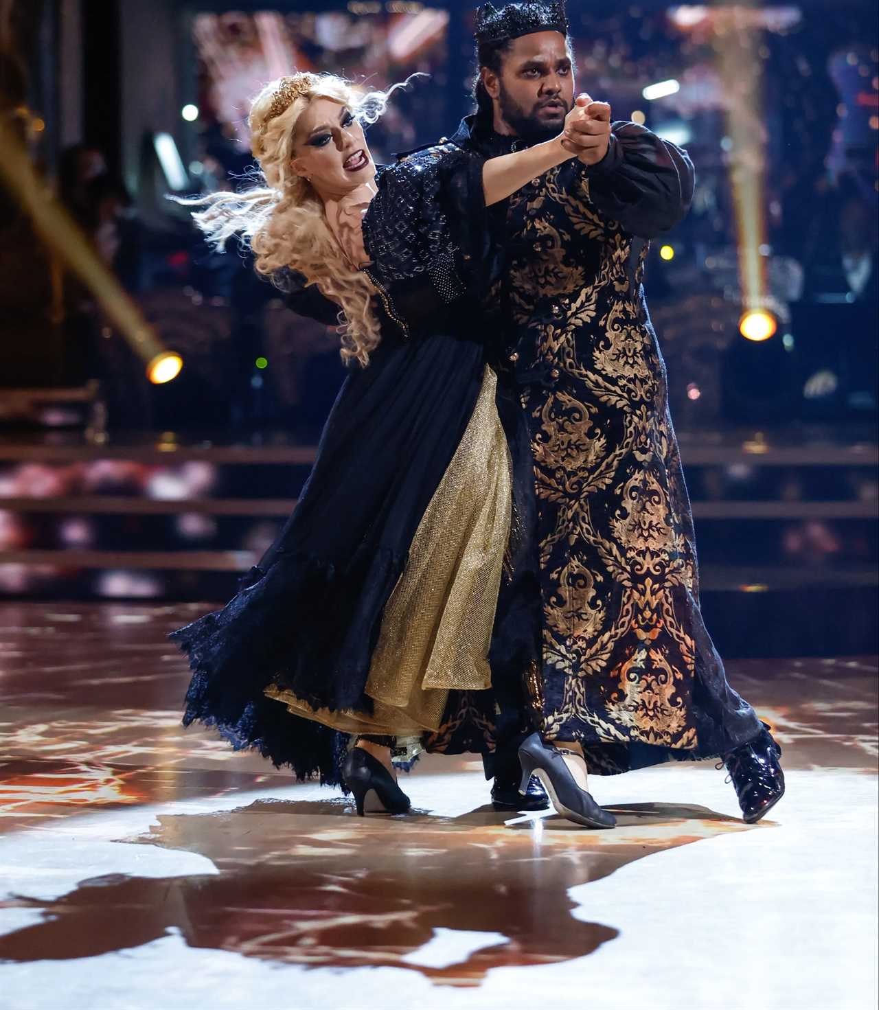 Strictly fans spot sizzling chemistry between Hamza Yassin and pro partner Jowita Przystal