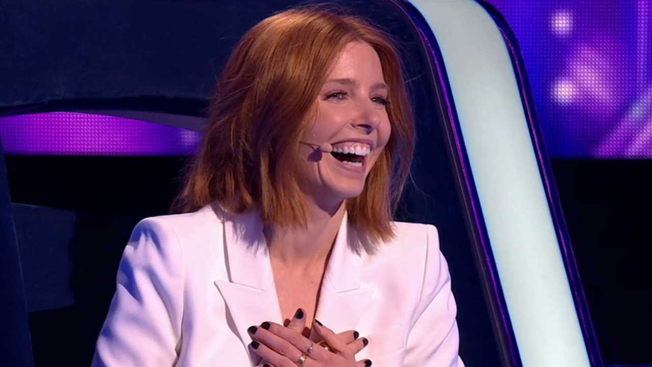 Heavily-pregnant Strictly champ Stacey Dooley looks sensational in a very revealing dress as she leaves TV show