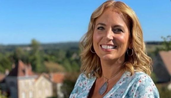A Place In The Sun’s Jasmine Harman ‘breaks show records’ as she bursts into tears in most emotional episode ever