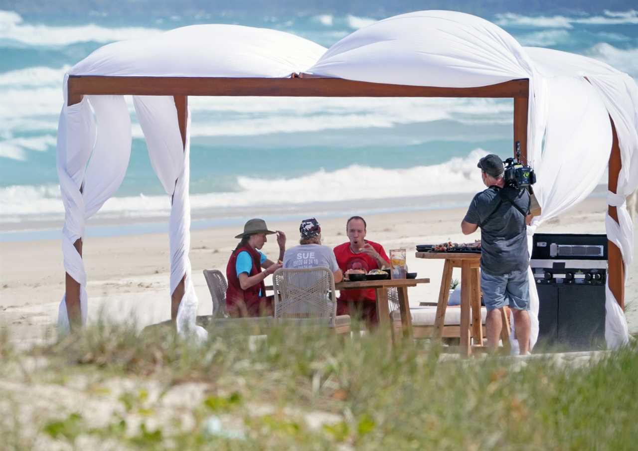 I’m A Celeb’s Matt Hancock, Jill Scott and Sue Cleaver enjoy surf and turf BBQ on the beach after winning task