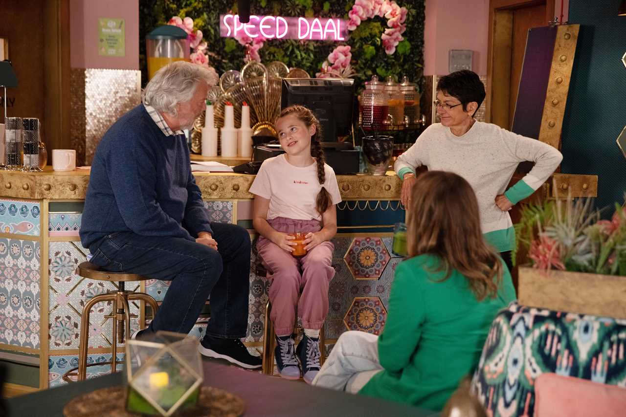 Coronation Street spoilers: Stu Carpenter makes worrying mistake with granddaughter Eliza