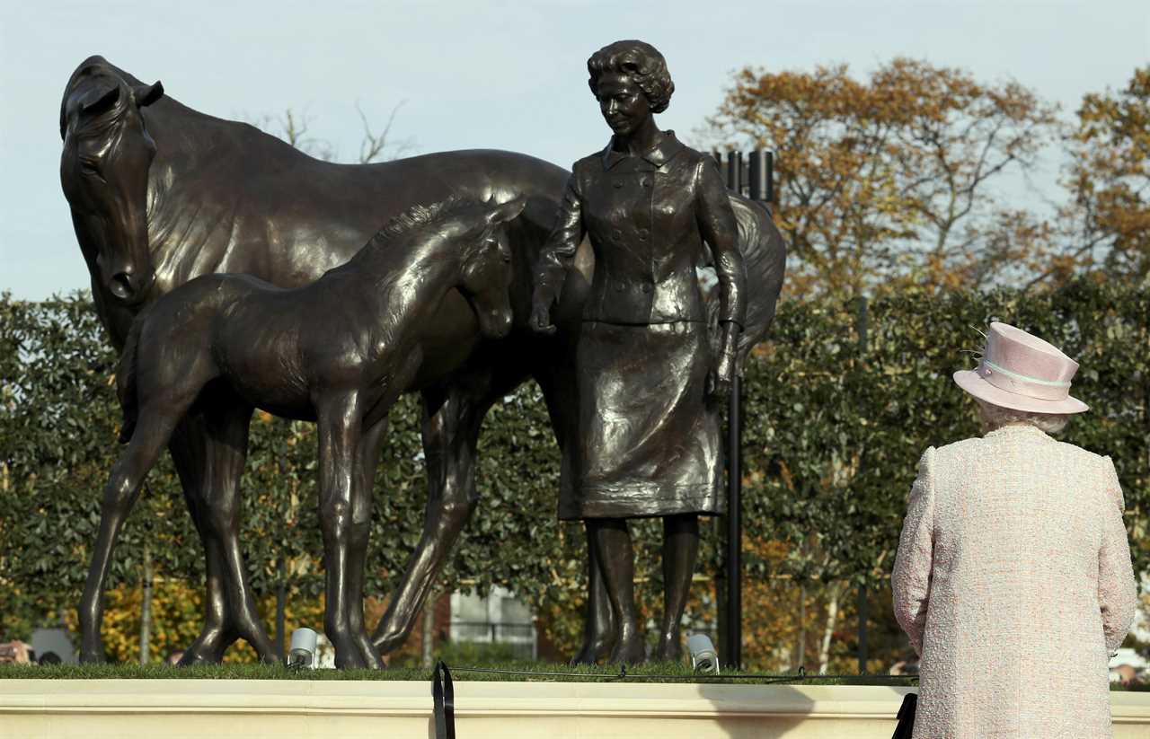 Rich businessman reveals amazing reason he paid £173,000 for bronze statue of Queen Elizabeth II