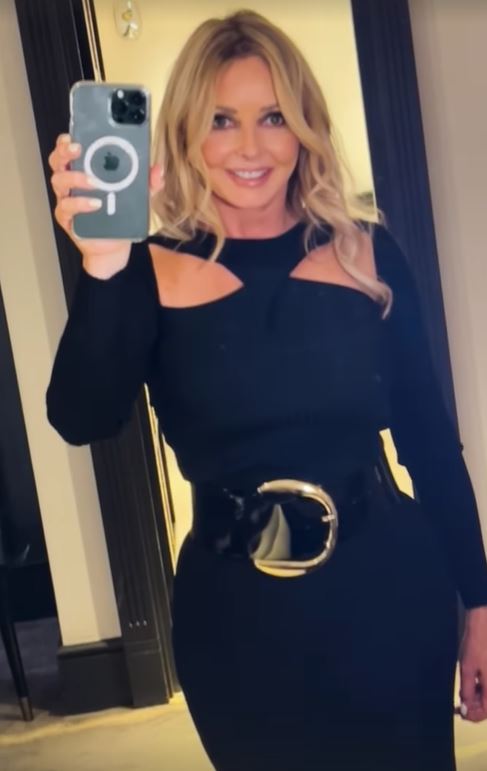 Carol Vorderman looks incredible in all-black outfit as she poses for sultry mirror selfies