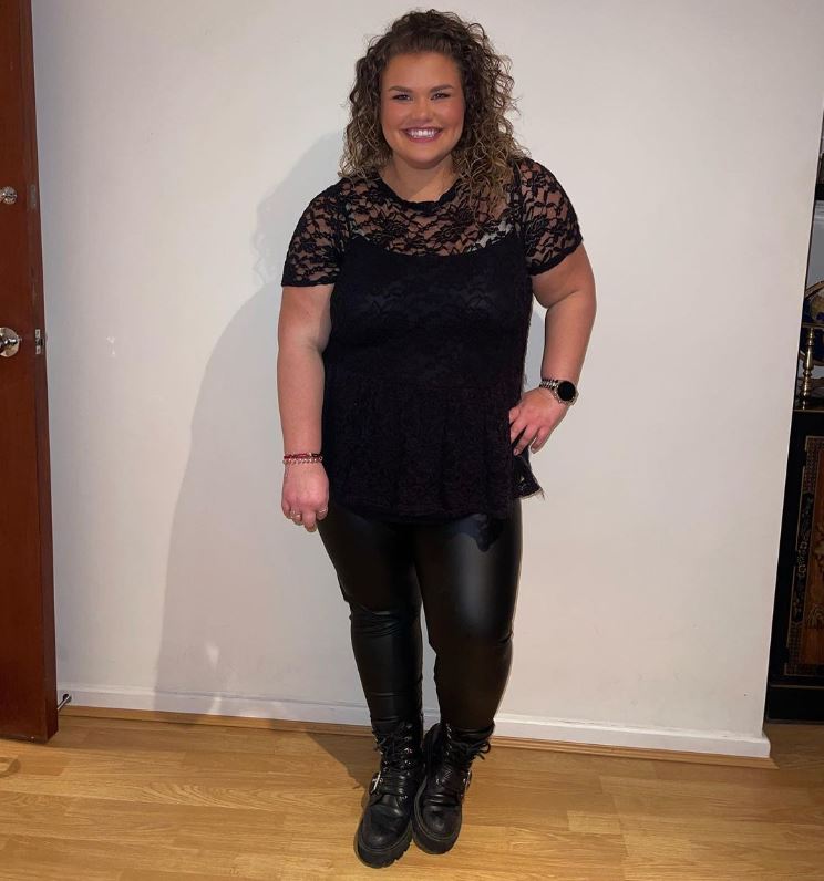 Gogglebox’s Amy Tapper looks slimmer than ever in skintight leggings and little black top