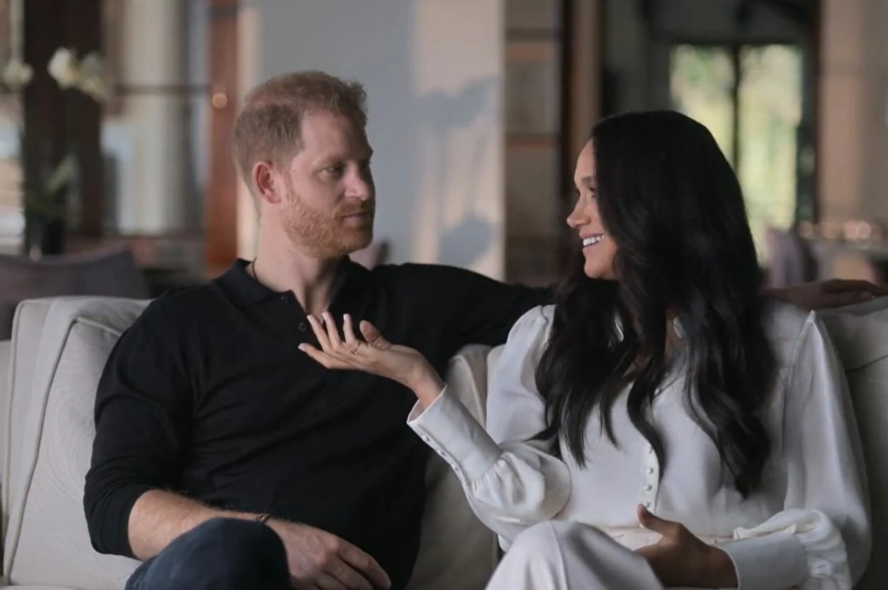 Watch cringe moment Meghan Markle mimics bowing to the Queen as she reveals she thought curtsying was a ‘joke’