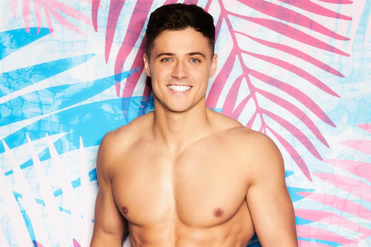Love Island star unrecognisable after dramatic hair makeover