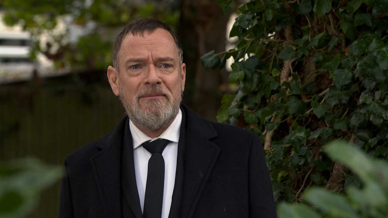 EastEnders fans ‘work out’ identity of Ian Beale’s mystery lover