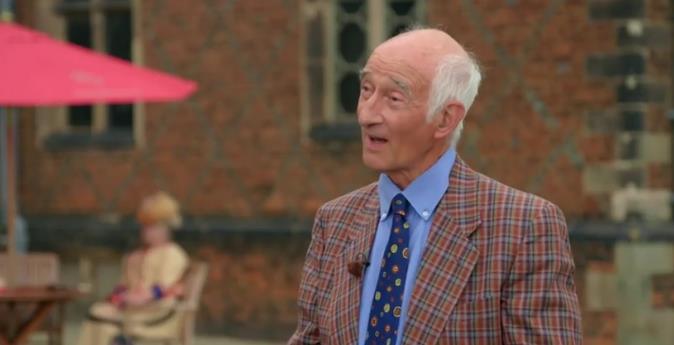 Antiques Roadshow expert turns ‘cagey’ after being put on spot with rare artwork