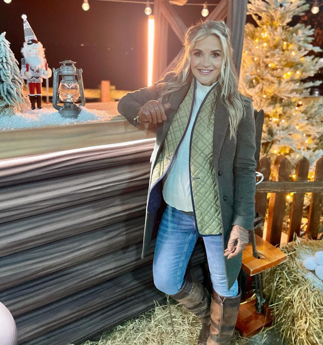 Strictly’s Helen Skelton looks dramatically different on Christmas on the Farm – can you guess why?