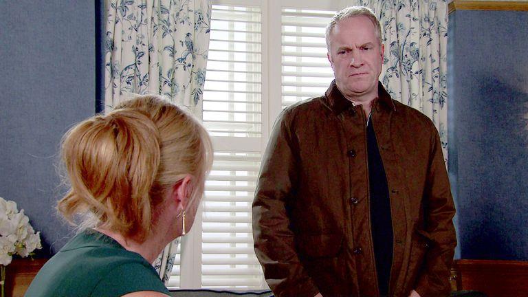 Coronation Street fans spot clue proving who killer Stephen Reid will murder next