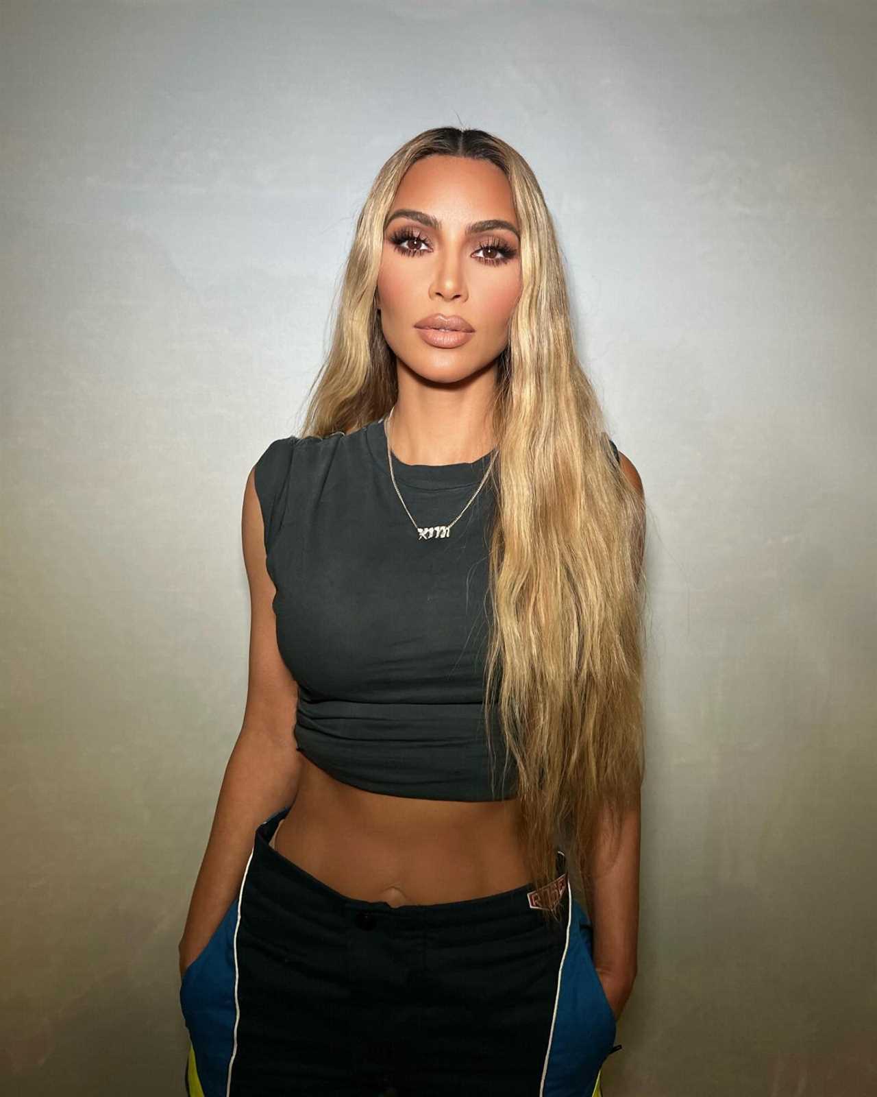 Kardashian fans rip Kim for ‘embarrassing Photoshop’ as star’s hands & face are ‘blurry’ in new photos with sister Khloe