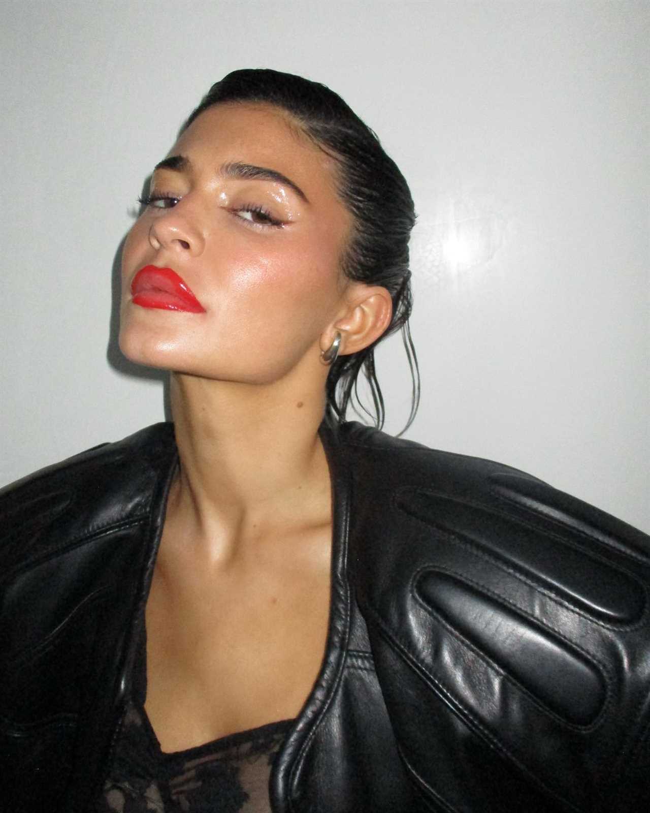 Kardashian fans slam Kylie Jenner’s bizarre beauty blunder in a new video saying it looks ‘weird’ & ‘unfinished’