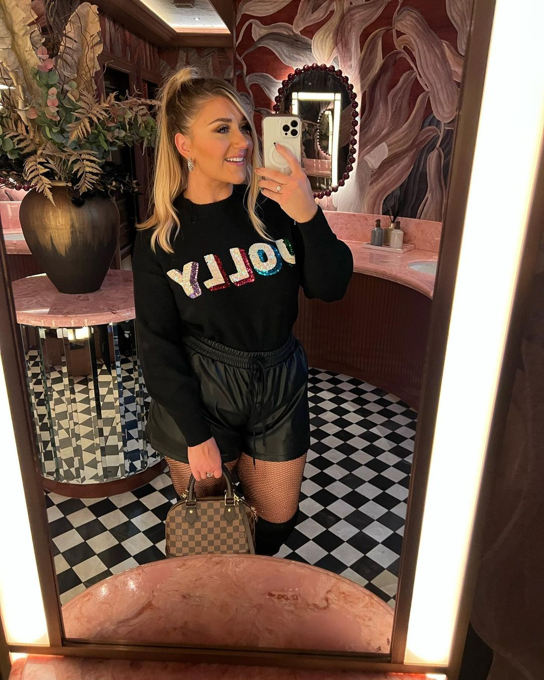 Gogglebox star Izzi Warner looks very different on glam night out in leather shorts