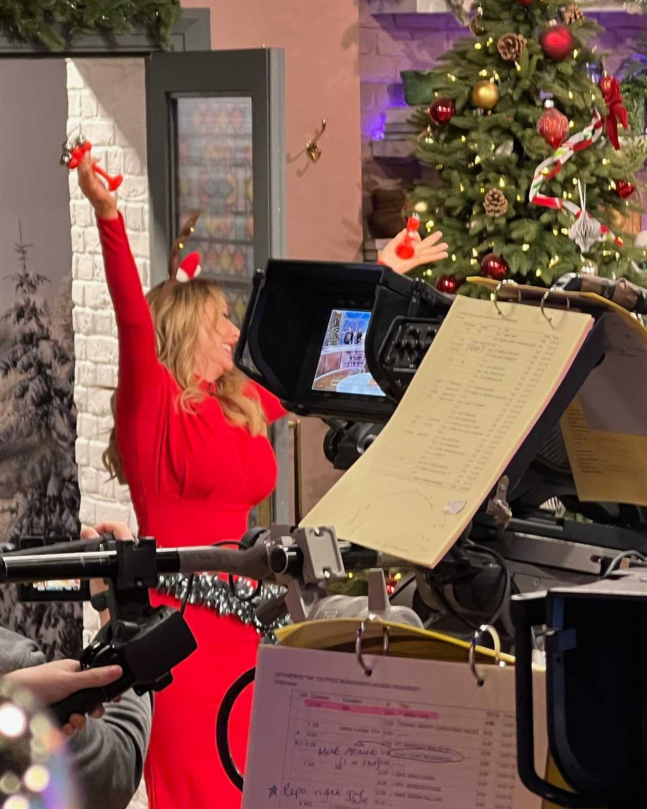 Carol Vorderman sizzles in skintight red dress for This Morning Christmas special