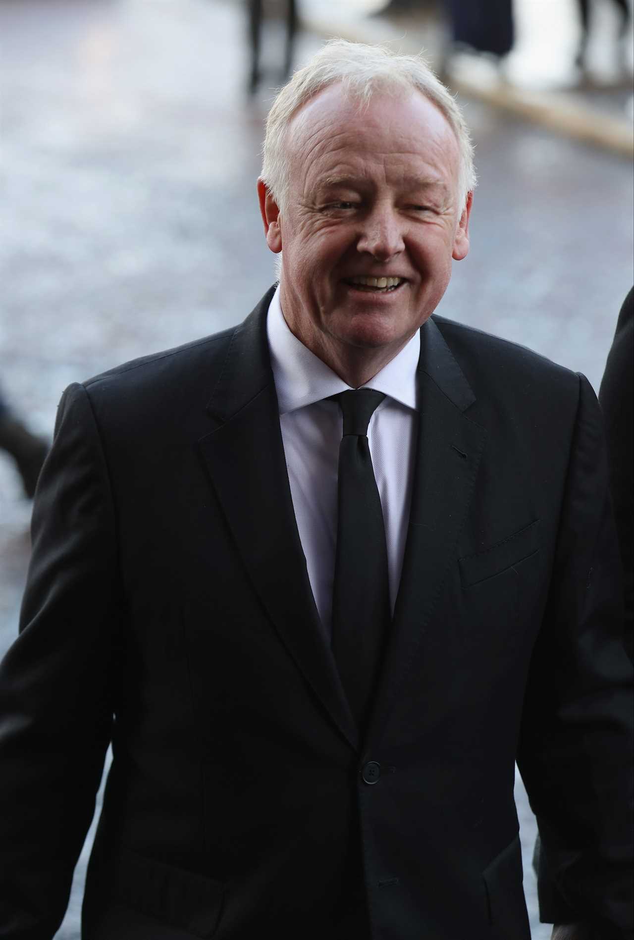 Death in Paradise viewers shocked by Les Dennis’ transformation in Christmas Special