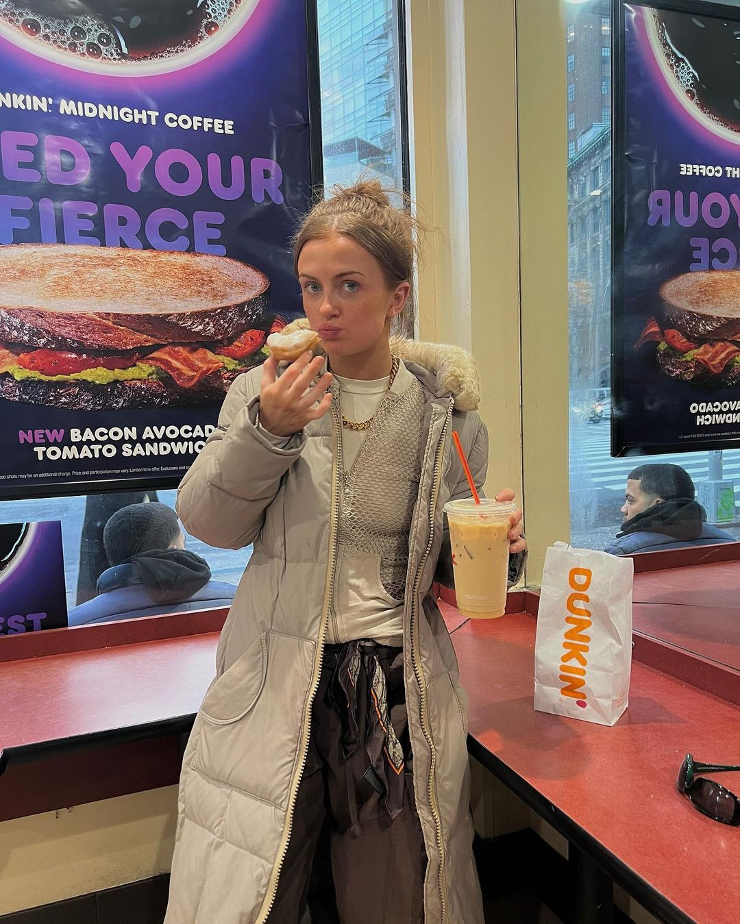 Maisie Smith shows off NY holiday – but fans are distracted by odd outfit