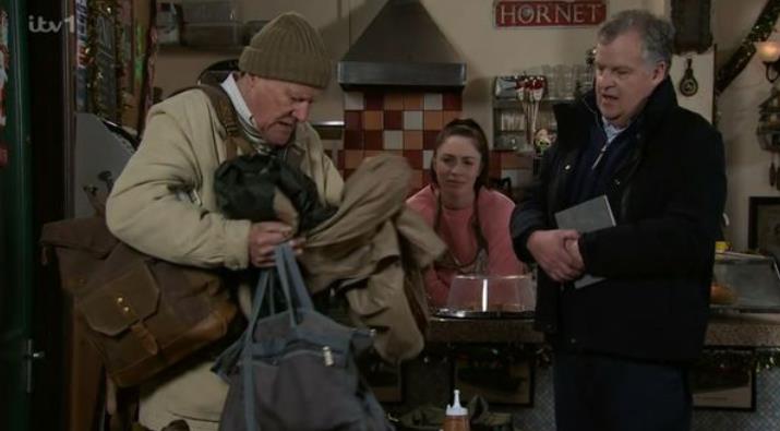 Coronation Street fans seriously distracted by ‘fashion icon’ Roy Cropper’s outfit