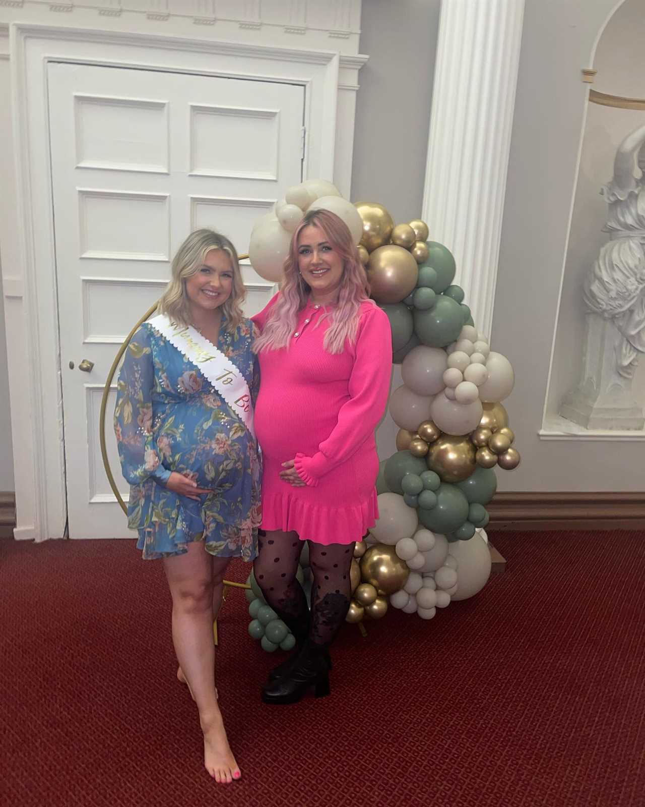 Gogglebox’s Ellie Warner looks glowing as she poses for snap with growing baby bump