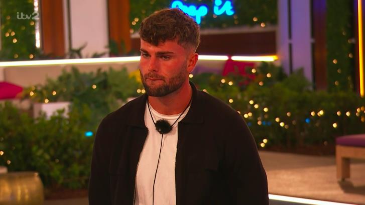 Love Island viewers spot ‘fix’ as producers think of clever way to stop star from being dumped