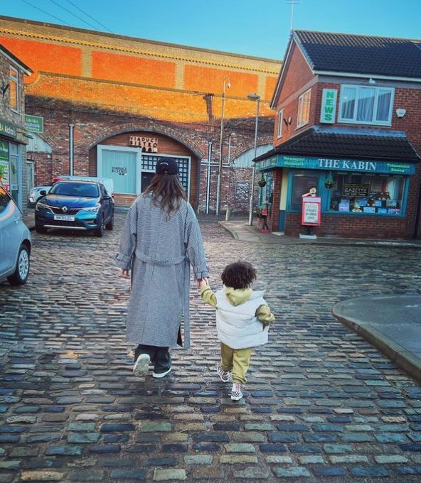 Brooke Vincent sends Coronation Street fans wild as she’s pictured returning to soap set