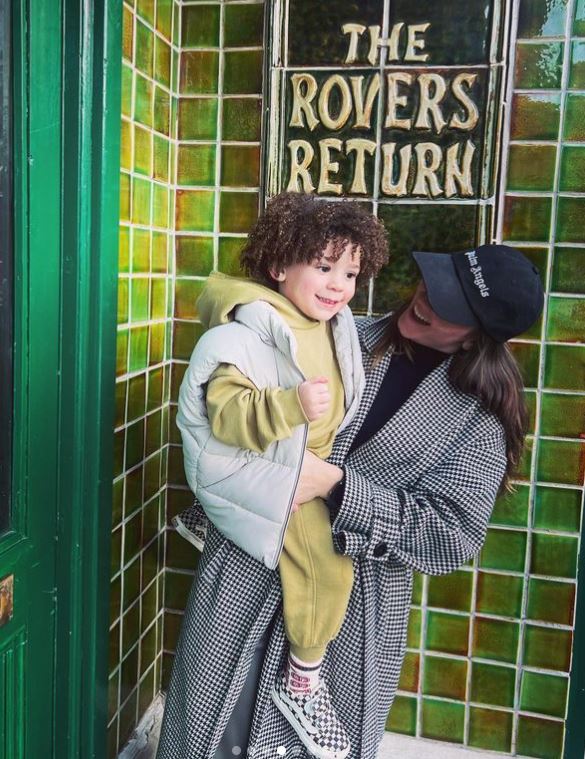 Brooke Vincent sends Coronation Street fans wild as she’s pictured returning to soap set