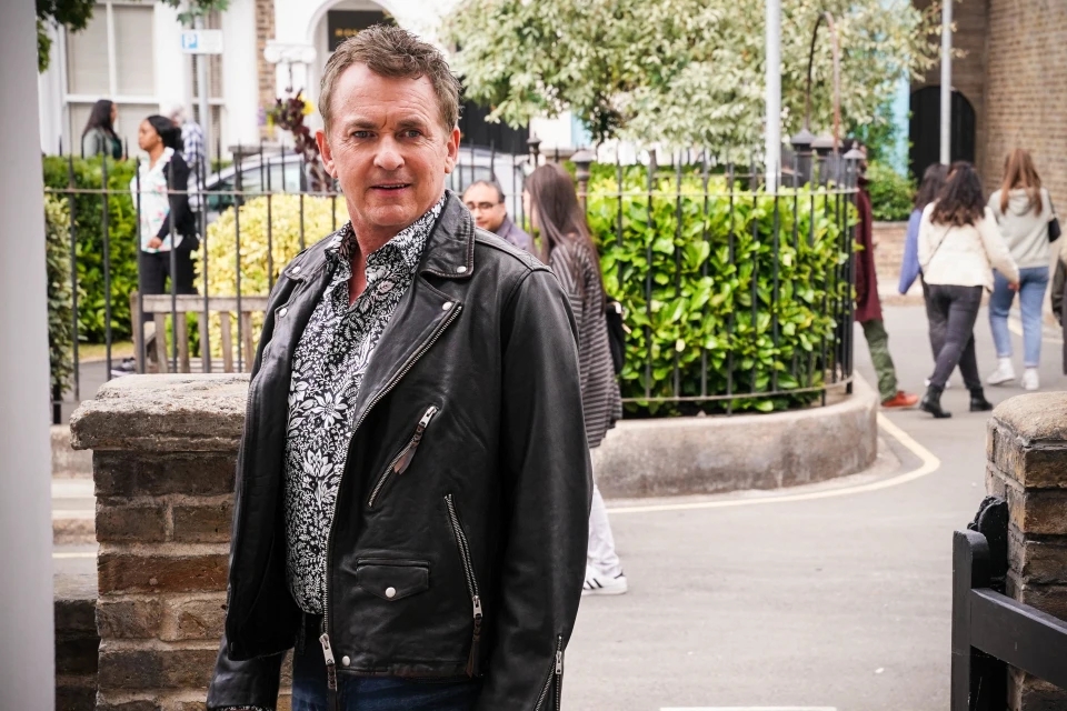 Inside EastEnders star Shane Richie’s incredible Grand Designs style makeover of £2m Surrey mansion