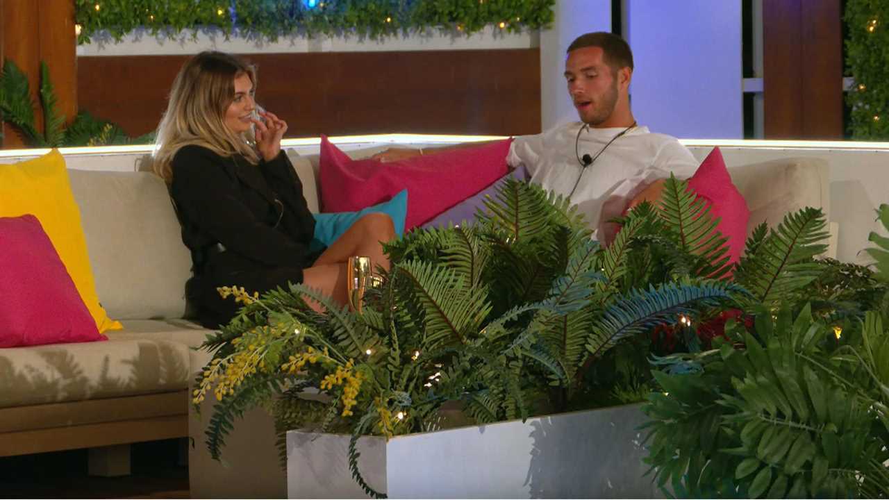 Love Island fans all say the same after Ron and Ellie go on a date to the Treehouse