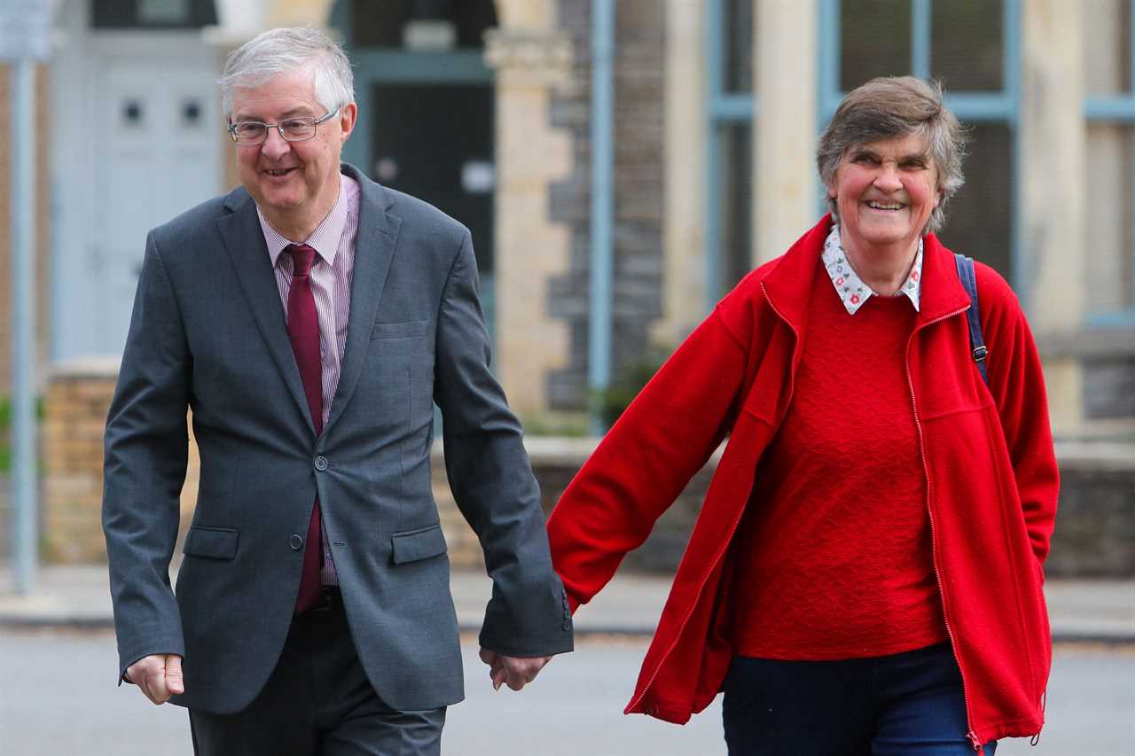 Prince William, Kate and Boris lead heartfelt tributes to Welsh First Minister Mark Drakeford after death of wife Clare